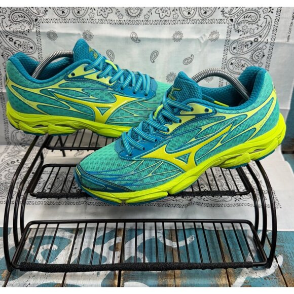 Mizuno Wave Catalyst Green Athletic Trainers/Running Shoes Womans Sz 8.5 EUC - Picture 1 of 10